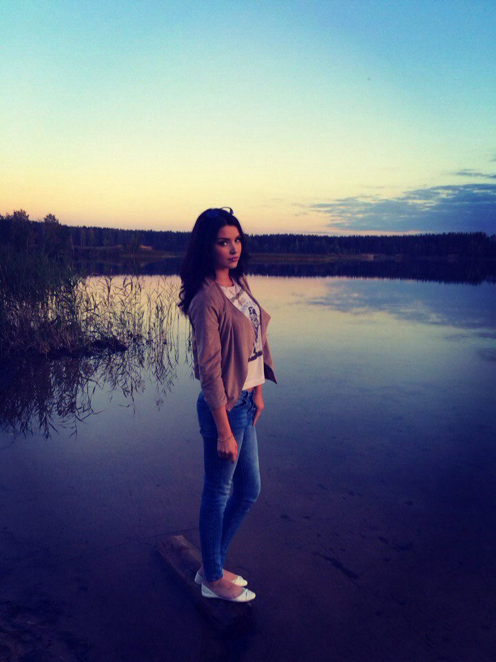 aesu_17 Aesu at the lake